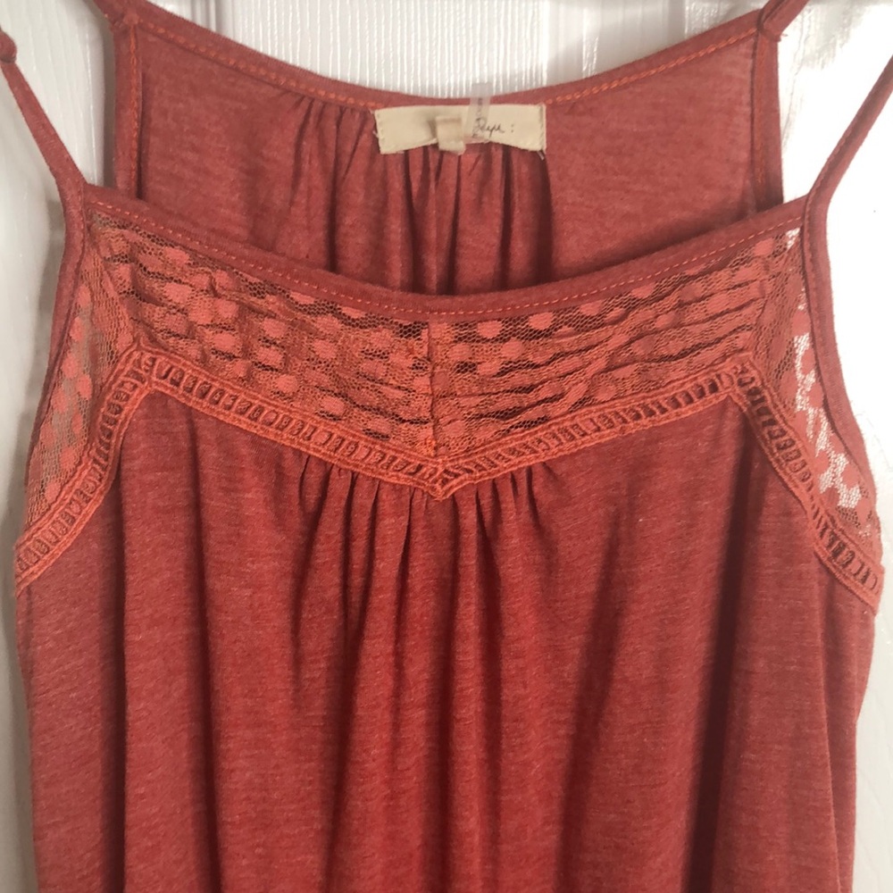 Ryu Sleeveless Dress with Lace Details - Picture 3 of 5